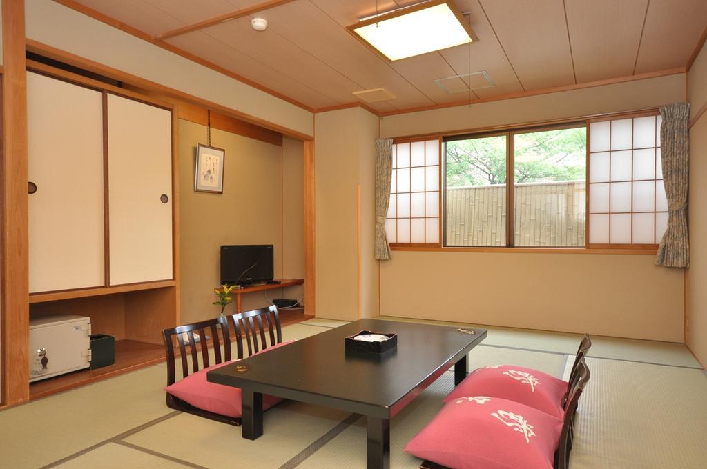 Gion Ryokan Karaku Kyoto Exterior photo