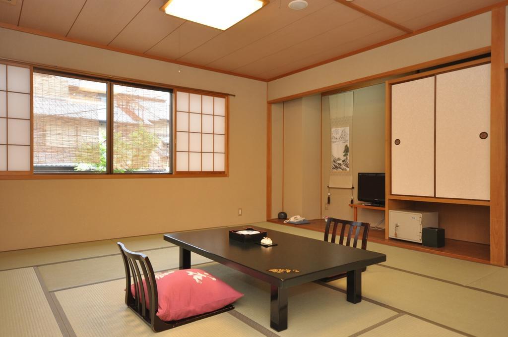 Gion Ryokan Karaku Kyoto Exterior photo