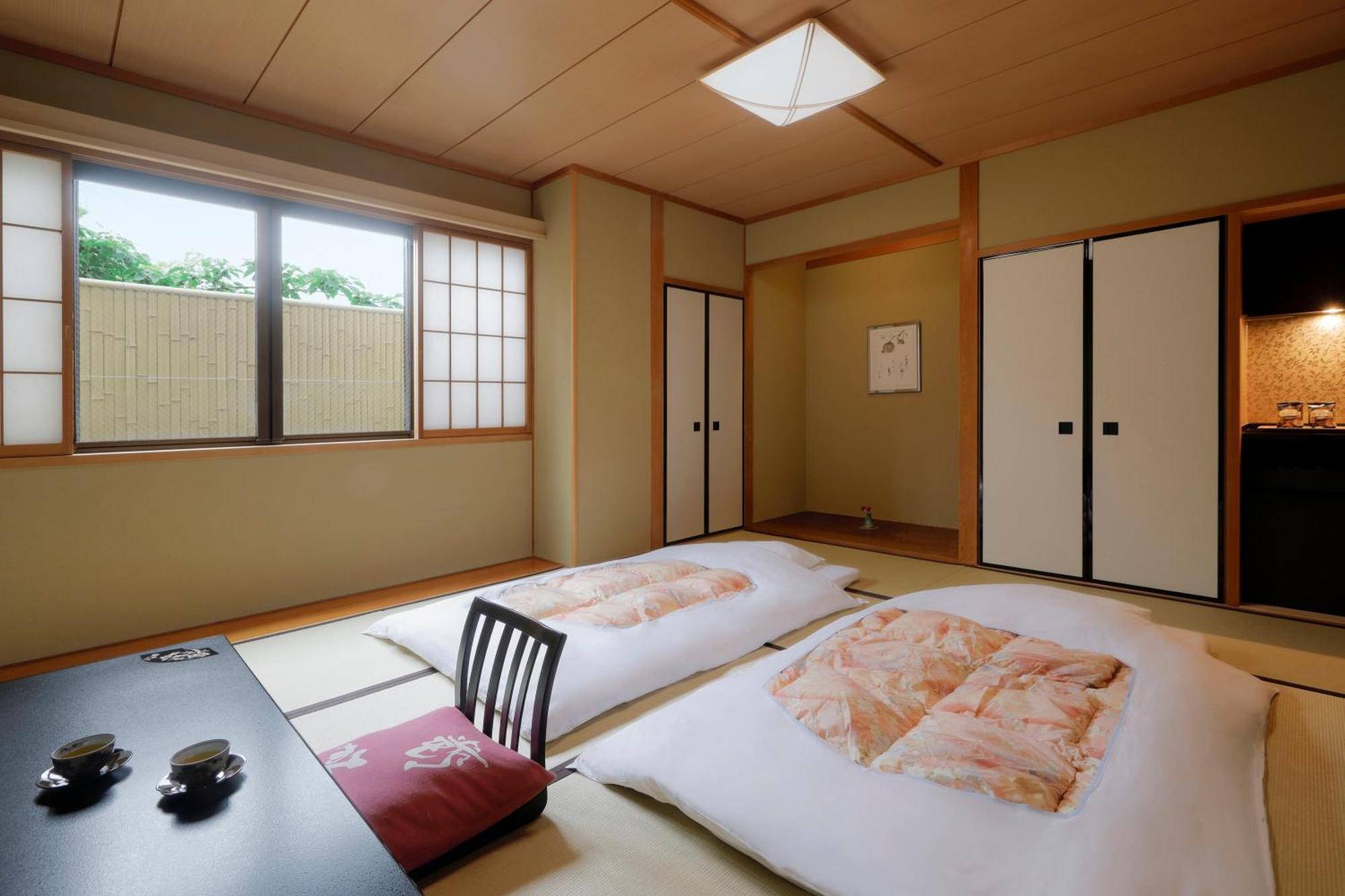Gion Ryokan Karaku Kyoto Exterior photo